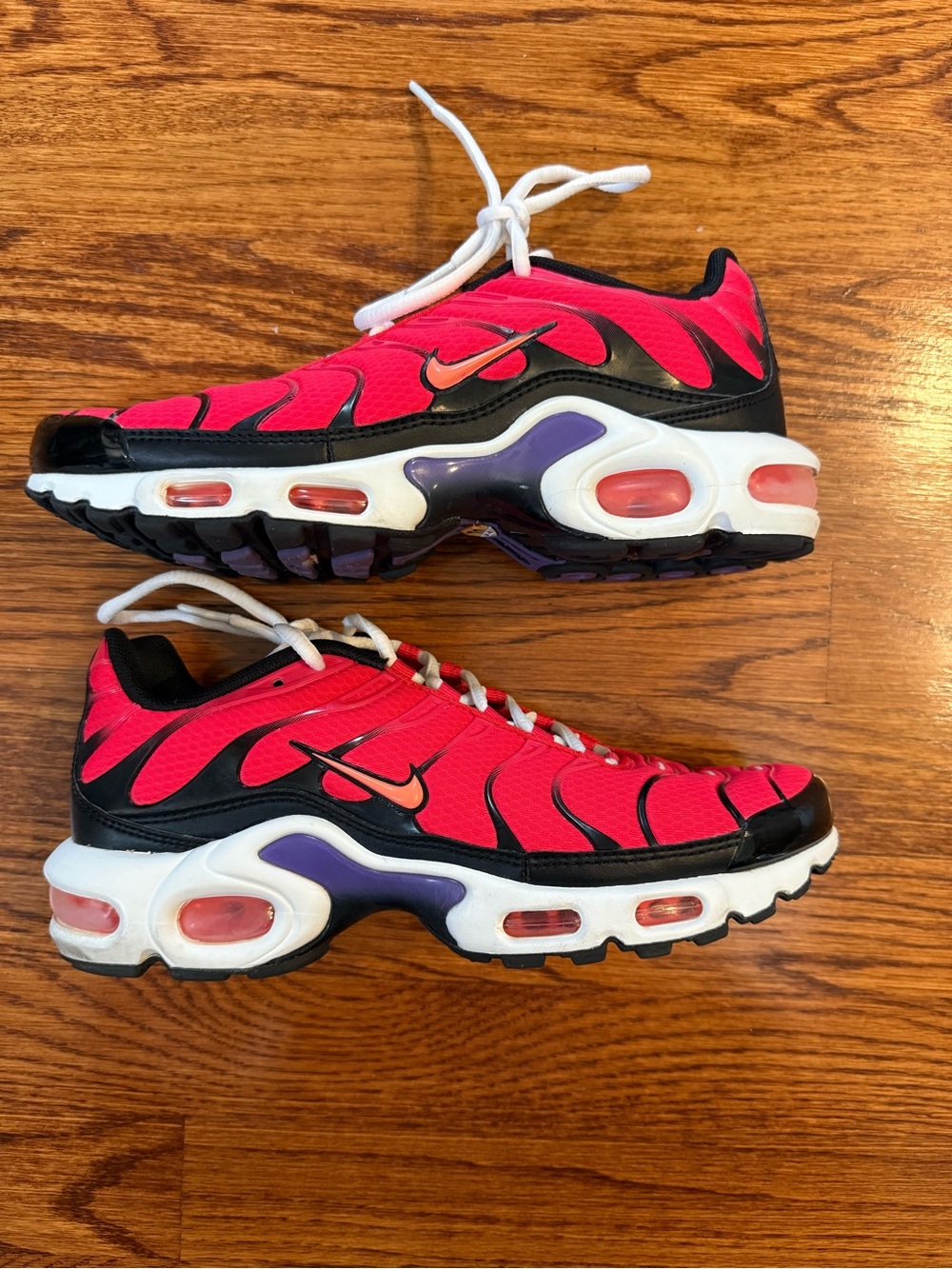 Nike Hot Pink & Black Air Max-Style Sneakers with Purple Accents